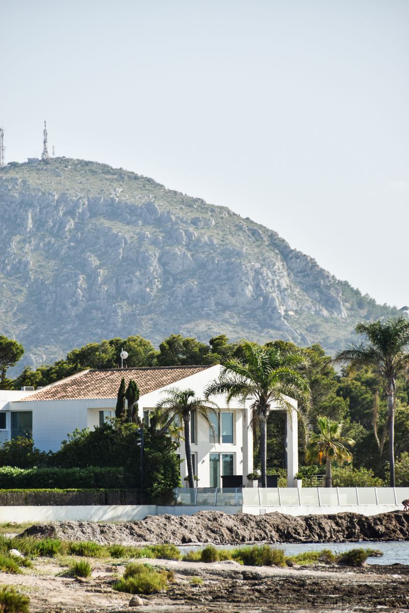 Elegant sea-view villa in Germasogeia 1