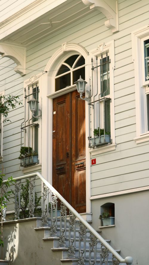 Free Elegant Ottoman architecture with decorative elements in İstanbul, Türkiye. Stock Photo