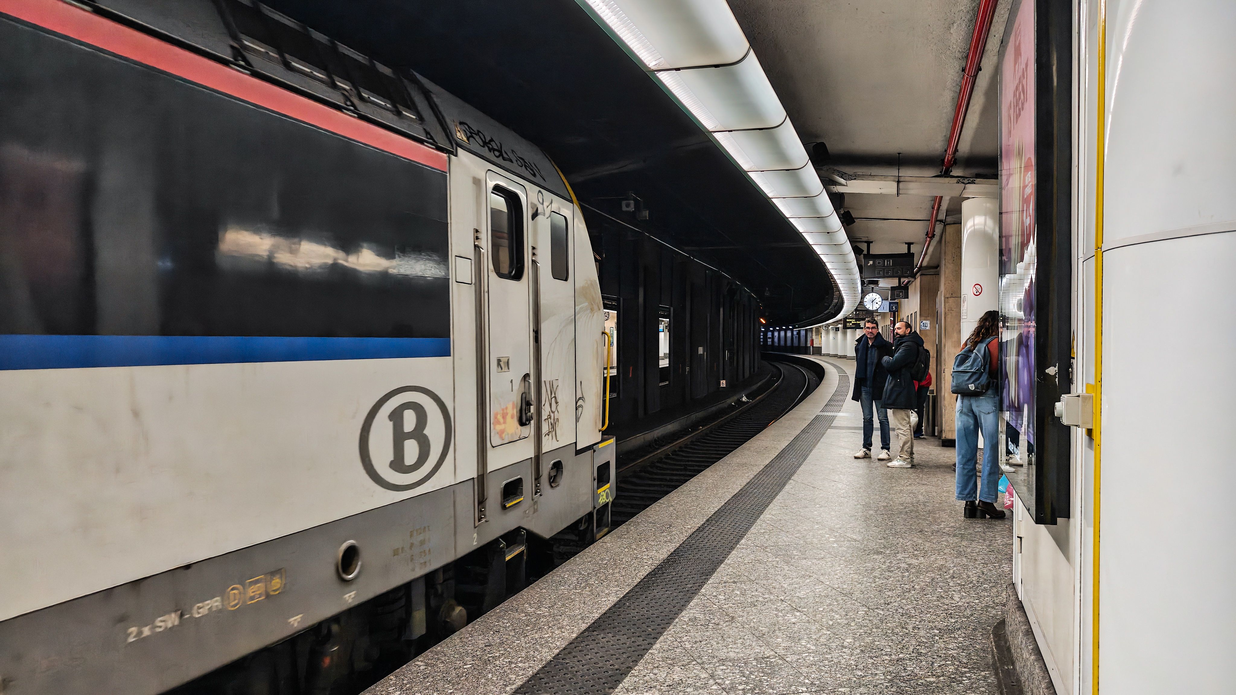 Man with gardening tool attacks subway rider on Lower Manhattan train — Photo by Devansh  Shah on Pexels