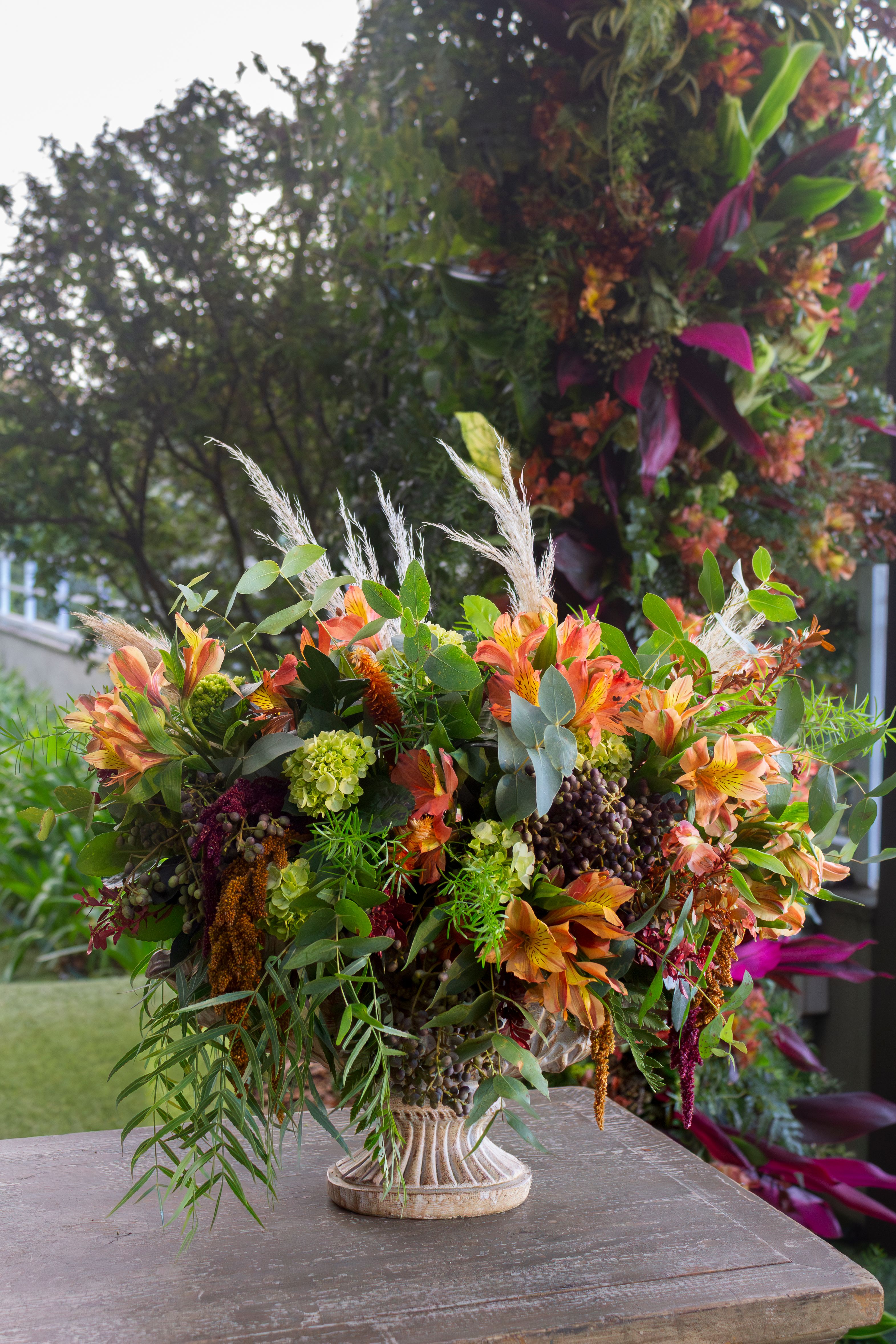 Tropisches Blumenarrangement Brasilien