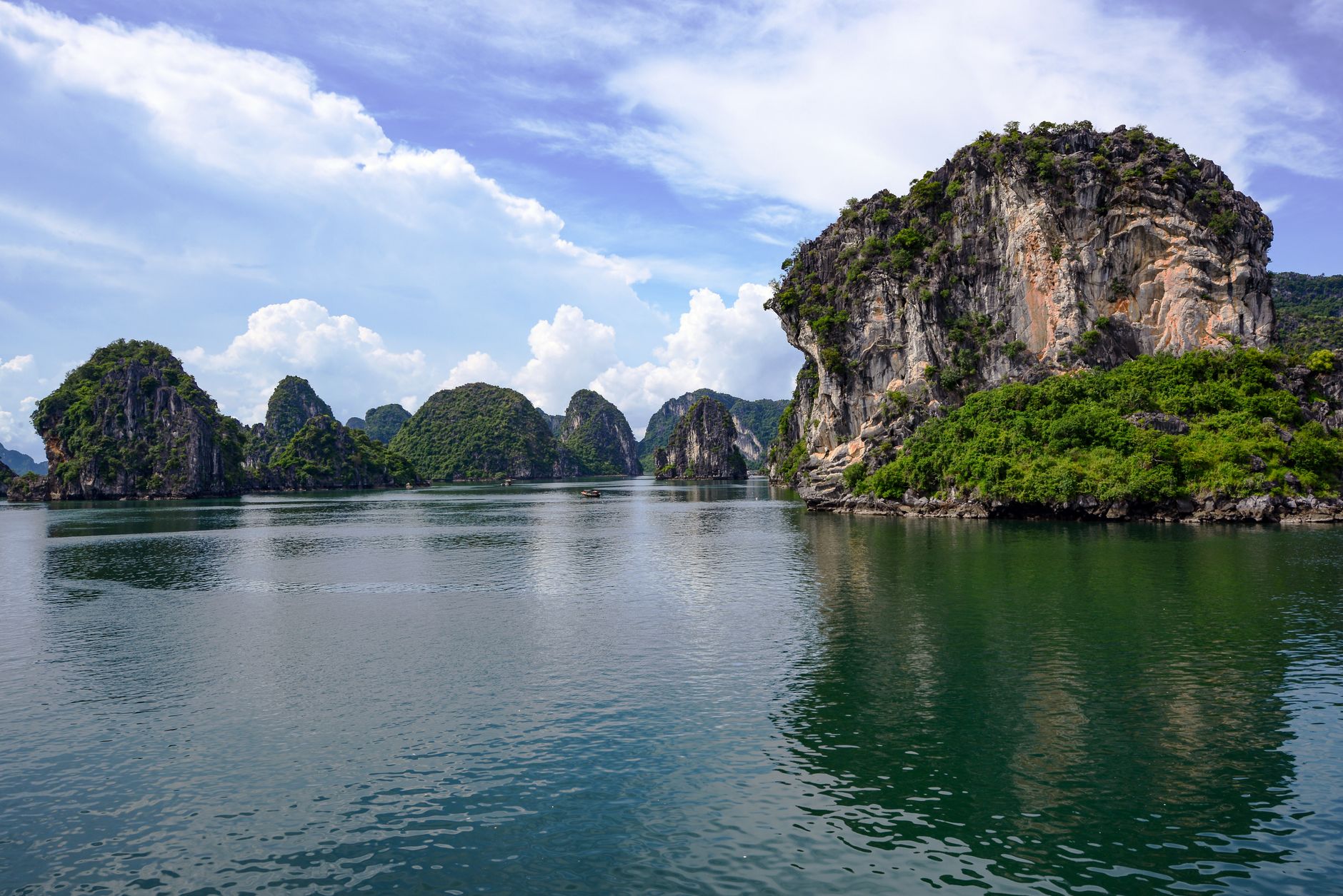 Halong Bay photo 5