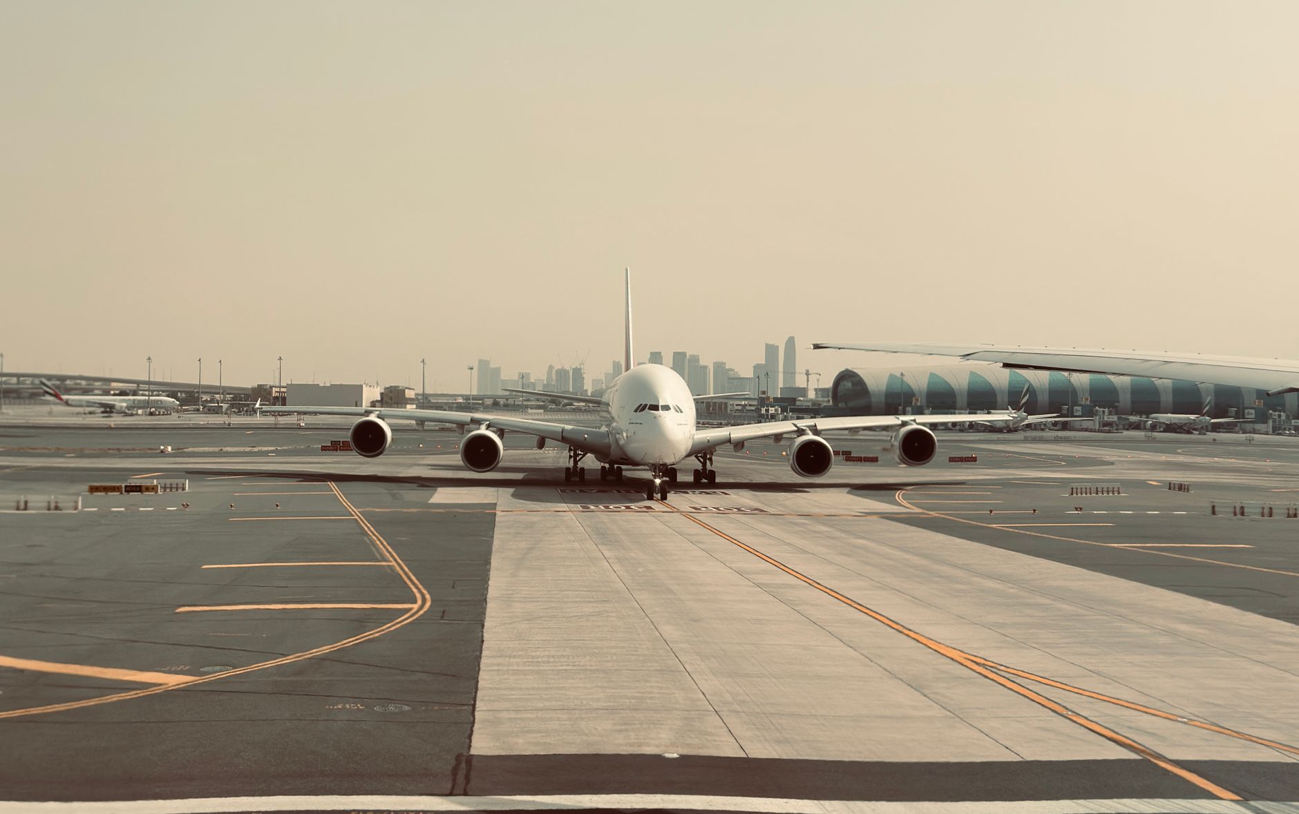 Dubai Uluslararası Havalimanı'nda uçaklar