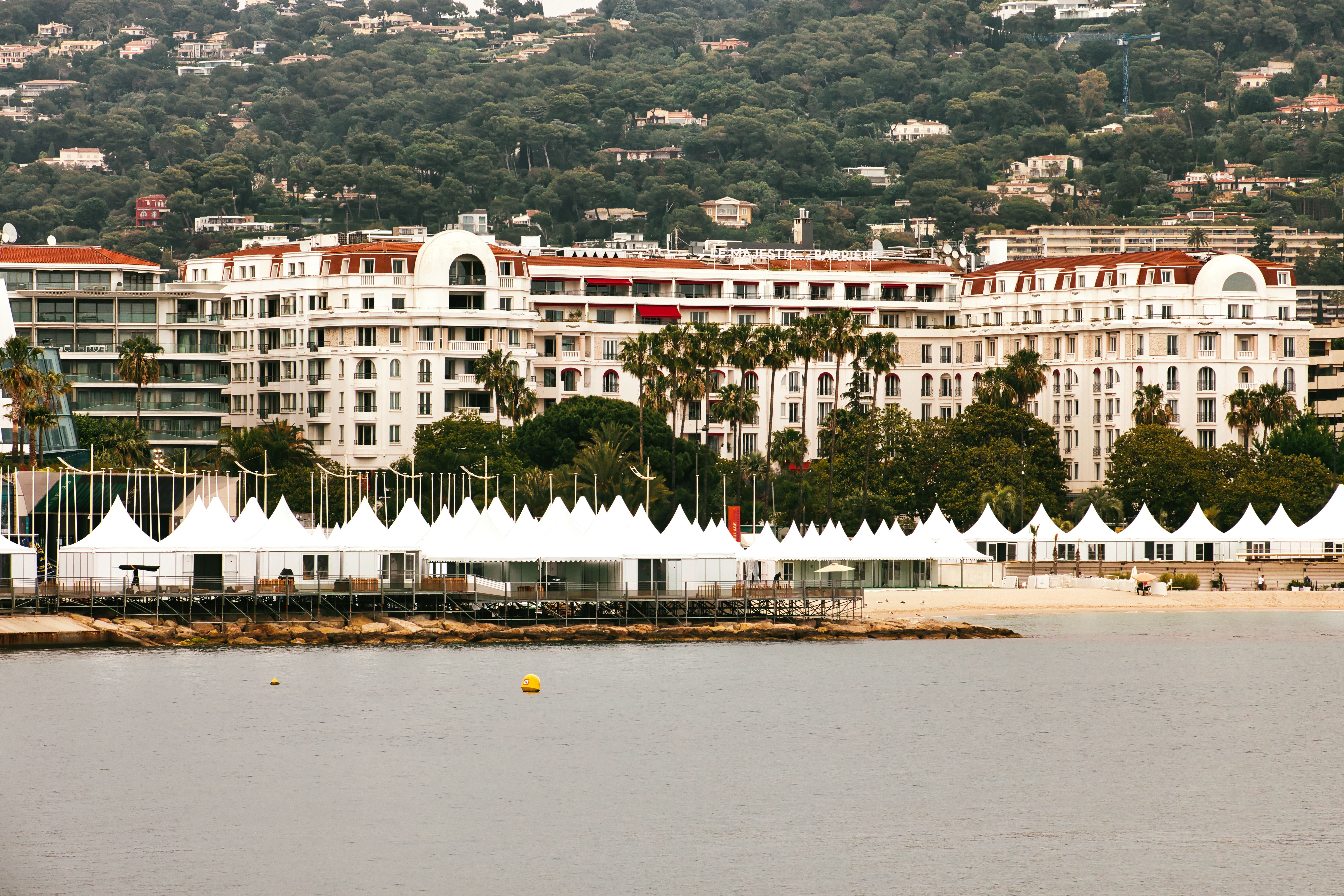 Airport transfers in Cannes
