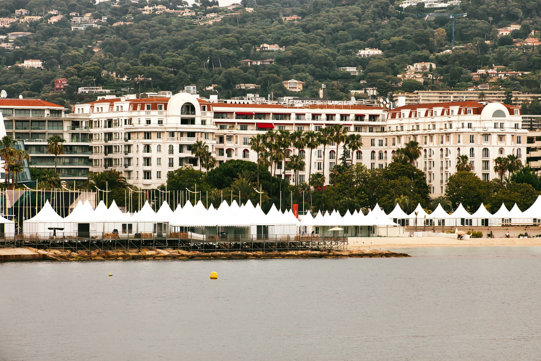Airport transfers in Cannes Airport transfers in Cannes