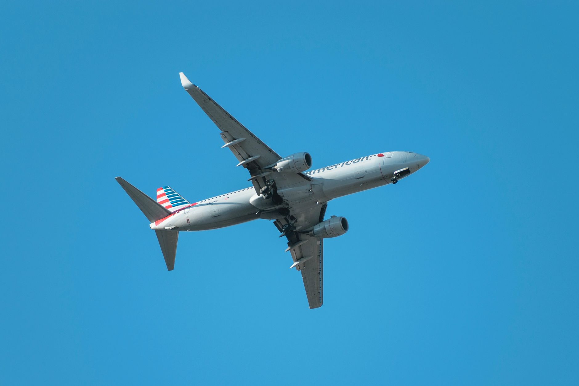 American Airlines Plunges 8% as Fuel Expenses Push Recovery Farther Out