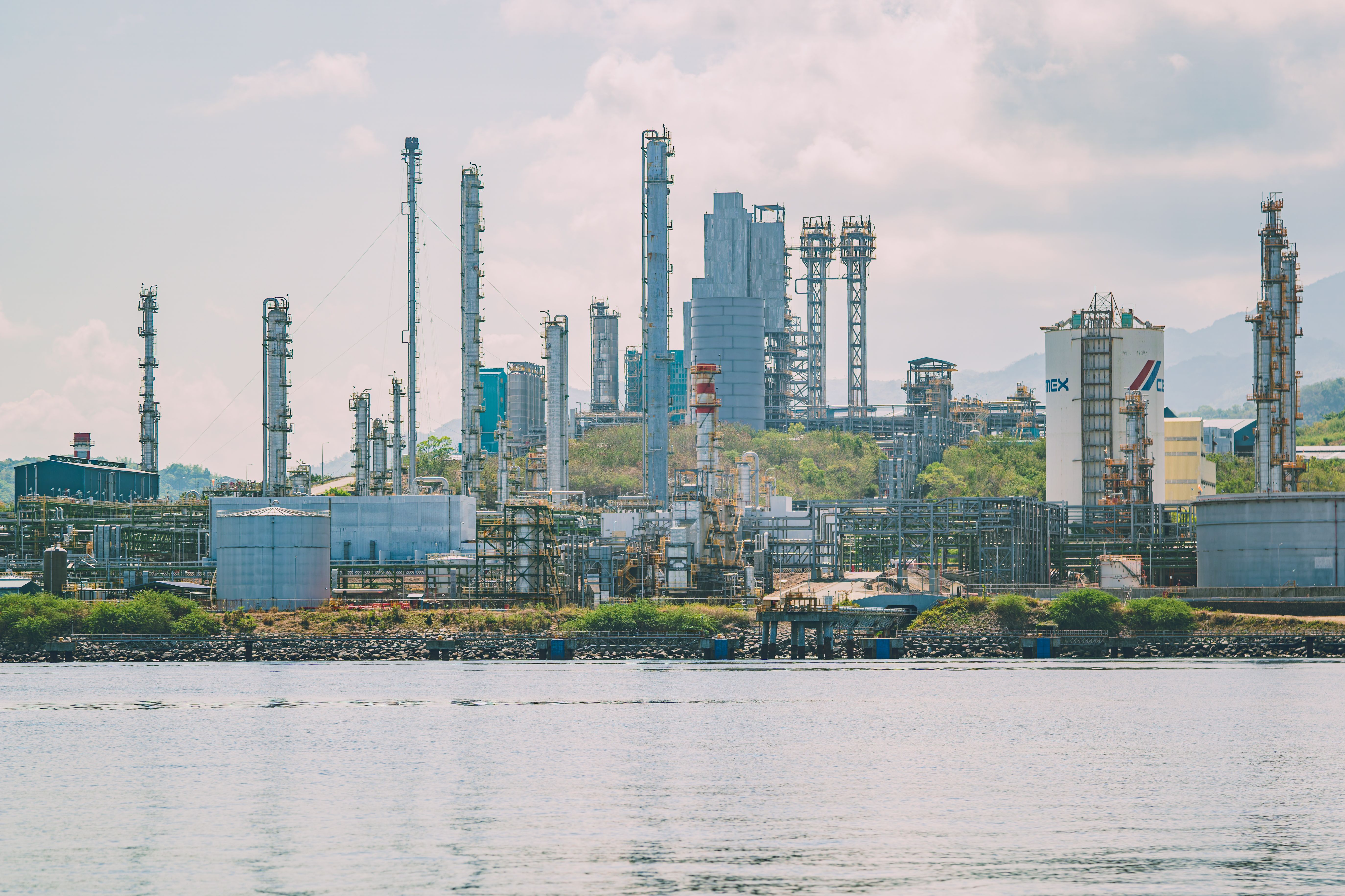 MCX Crude surges +4.46% on sustained geopolitical supply risk