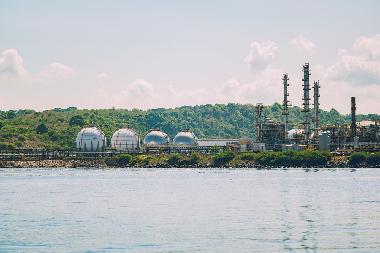 Germany Faces Debate Over Winter Gas Storage Levels