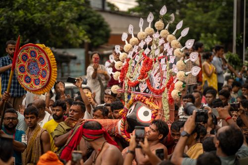 Free Colorful Rath Yatra procession with crowd in Kolkata, India Stock Photo