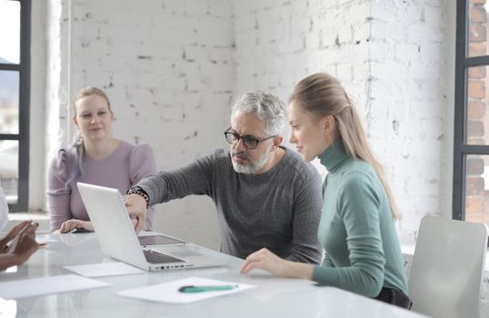 Boost Performance: Corporate Training Programs for Employees