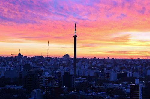 Free Capturing Montevideo's skyline at sunset with vivid colors and iconic landmarks. Stock Photo