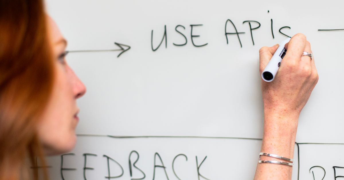 Automate API Deprecation and Customer Migration, SaaS 2026