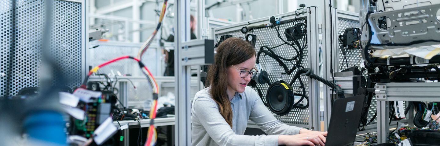 産業用IoT機器のイメージ写真