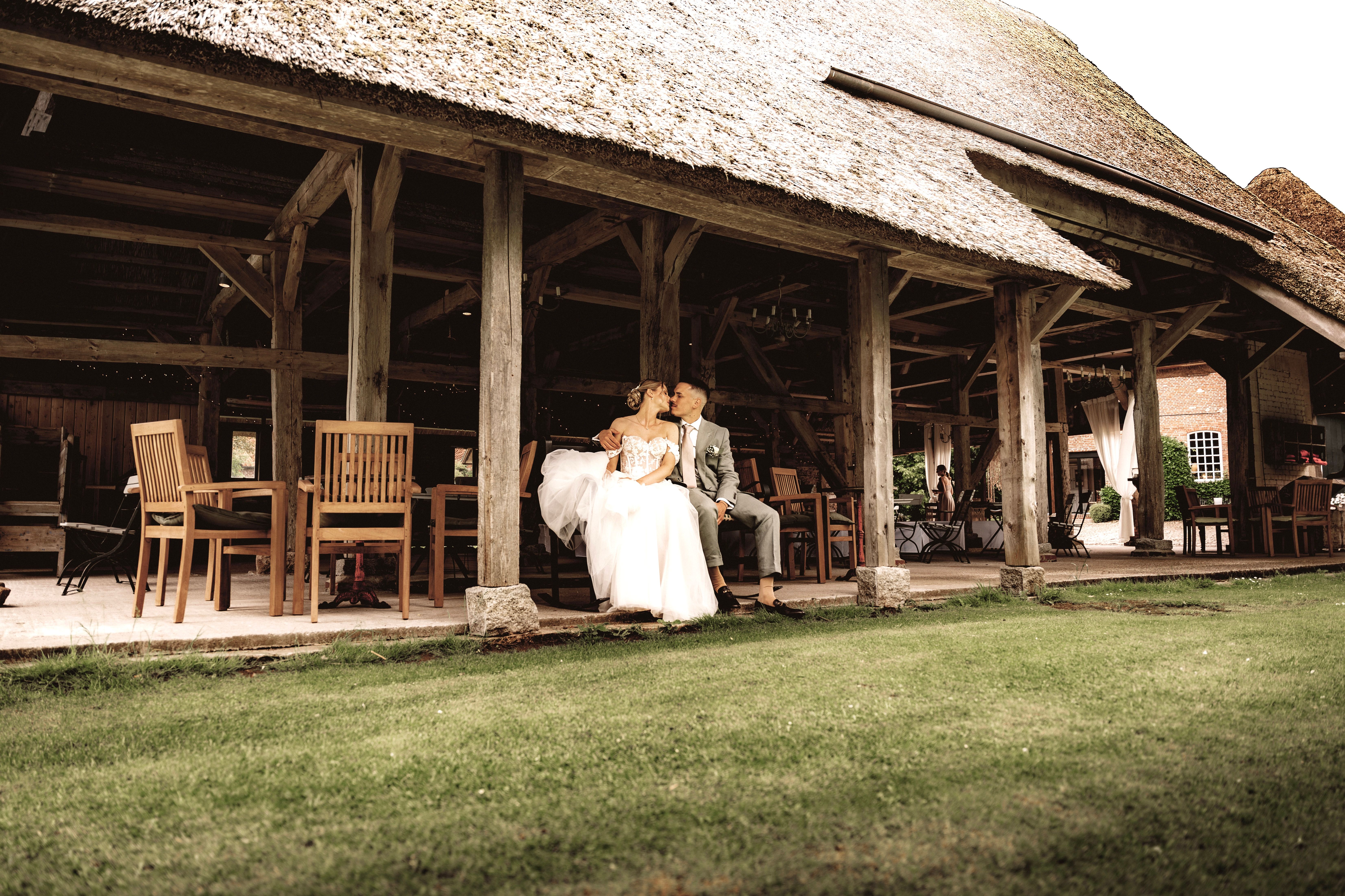 small wedding venues cotswolds — intimate wedding venues