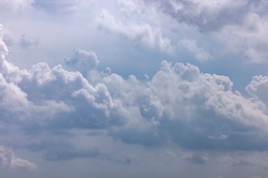 Strahlende Szene mit Himmel & Wolken – Anime Art (von Saurabh Srivastava, 8192×5464, #38633757)
