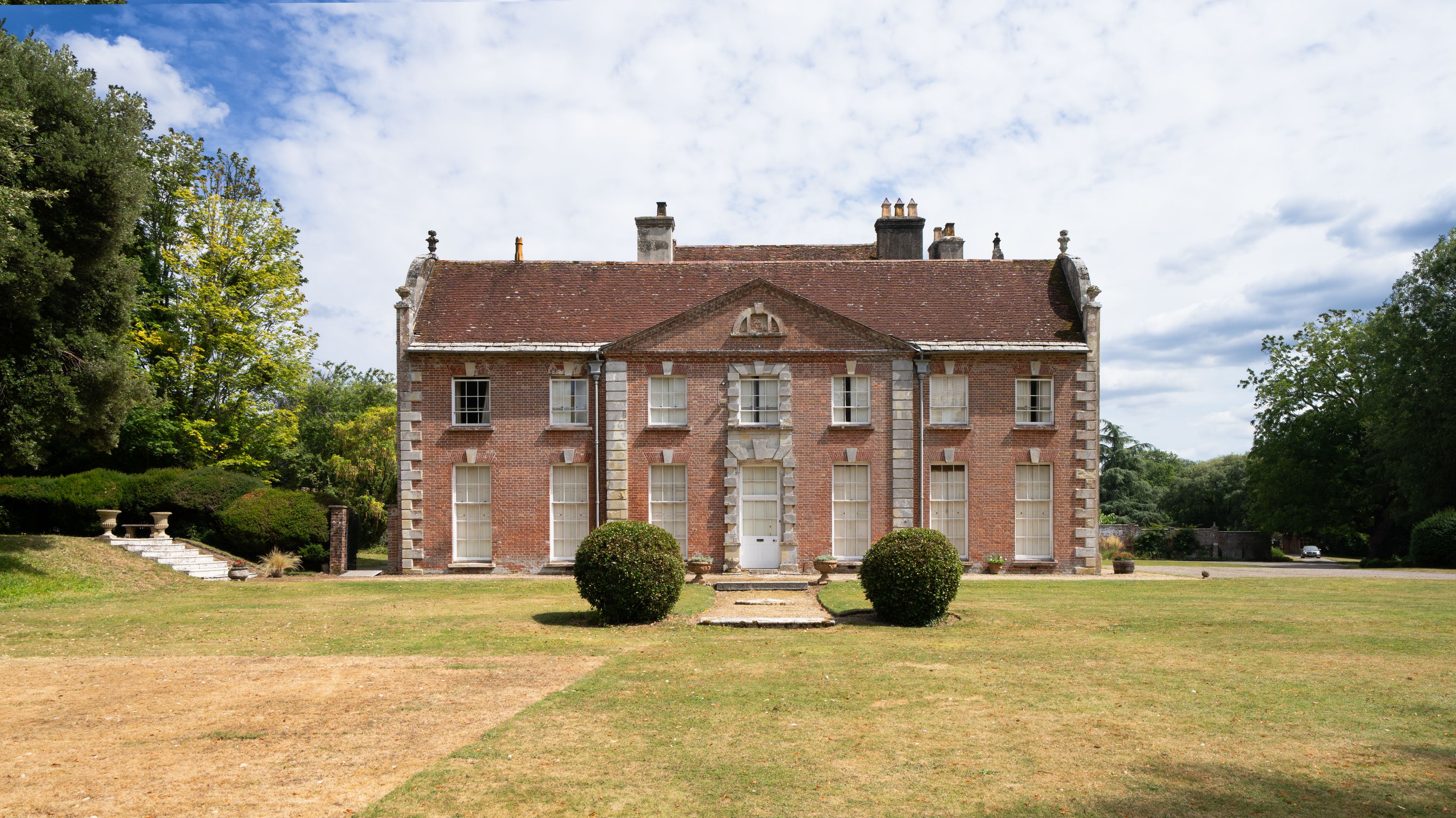 Chauffeur service in Devizes