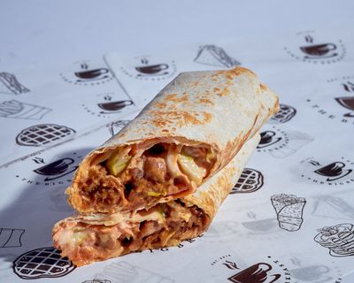 Beef wrap with fresh lettuce by Tochukwu Ekeh on Pexels