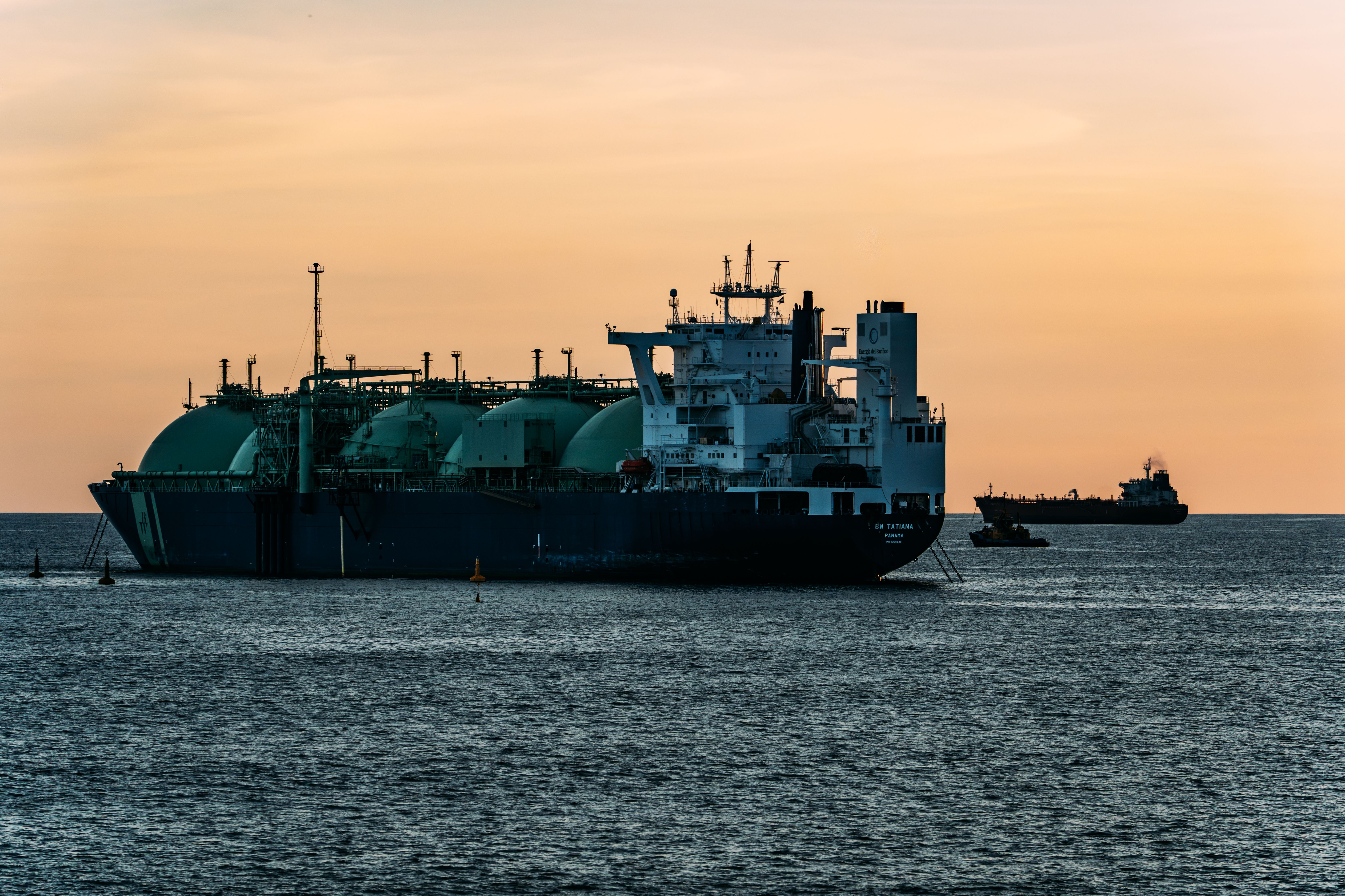 Navio naufragado na 2º Guerra aparece em seca do rio Danúbio