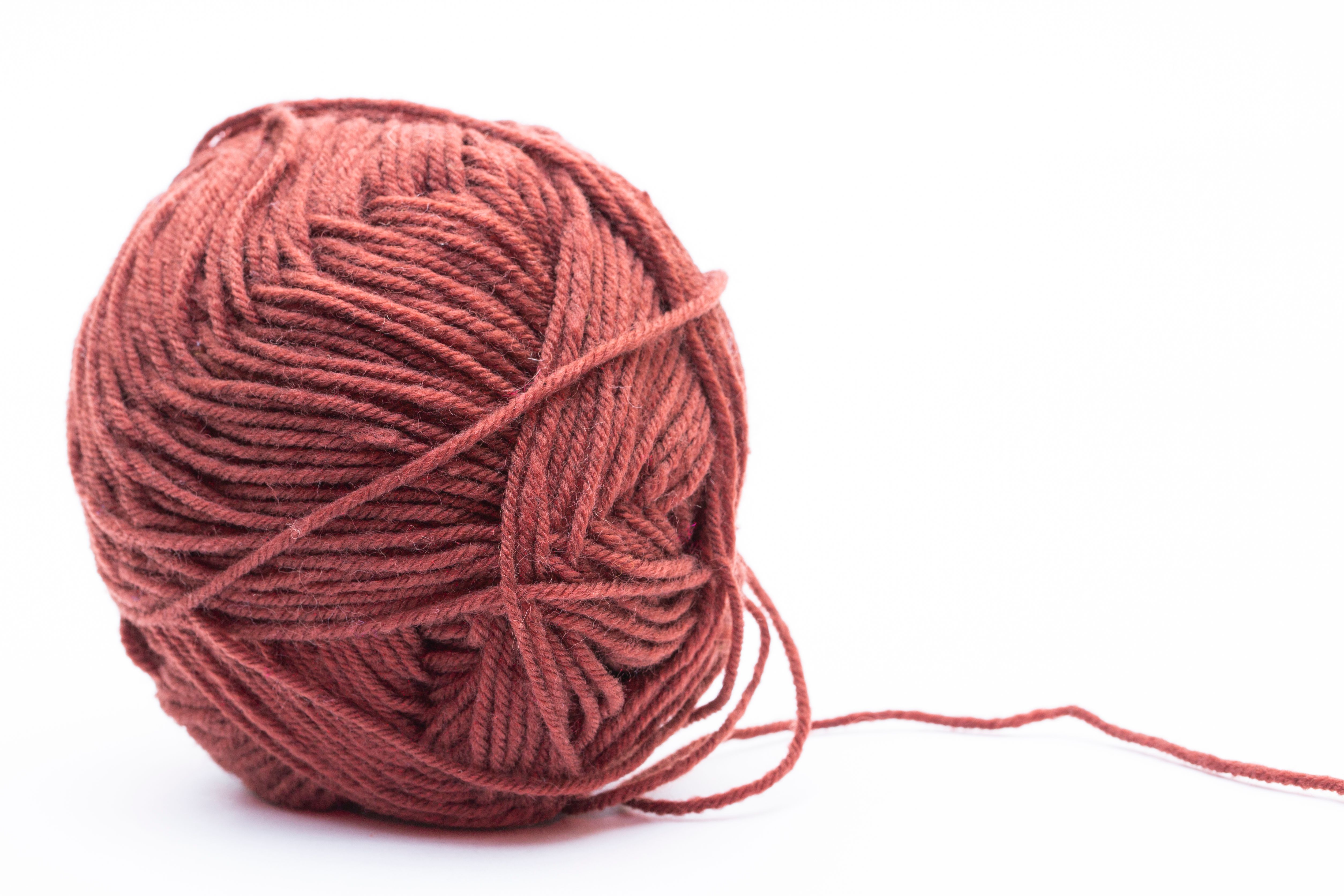 Yarn; (not sewing thread), single, of synthetic staple fibres, containing 85% or more by weight of acrylic or modacrylic, not put up for retail sale