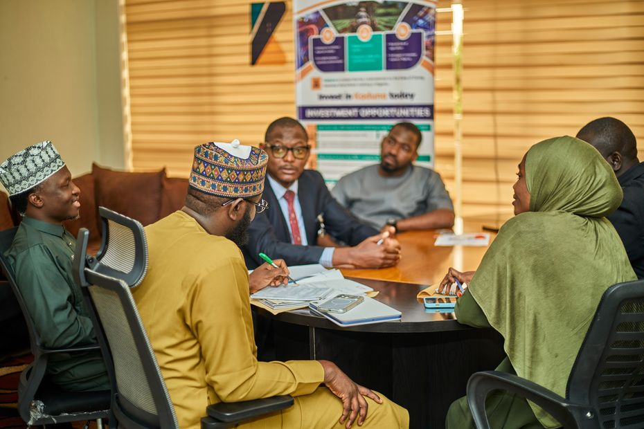 A leadership advisory conversation in a Nigerian workplace