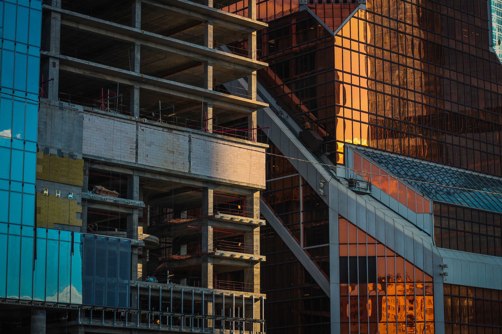 Cantiere Edil Design al tramonto