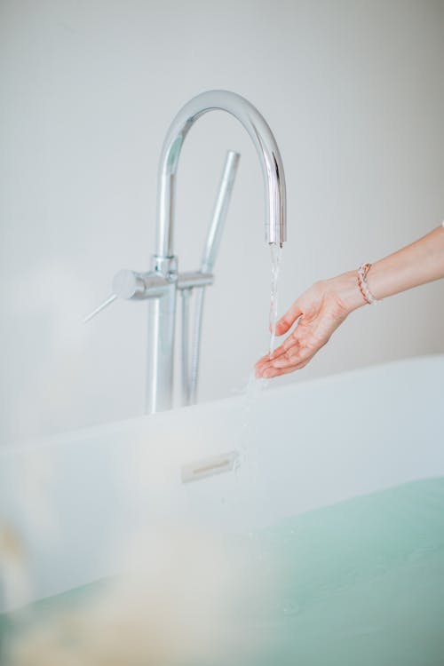 Foto profissional grátis de água corrente, banheira, bica