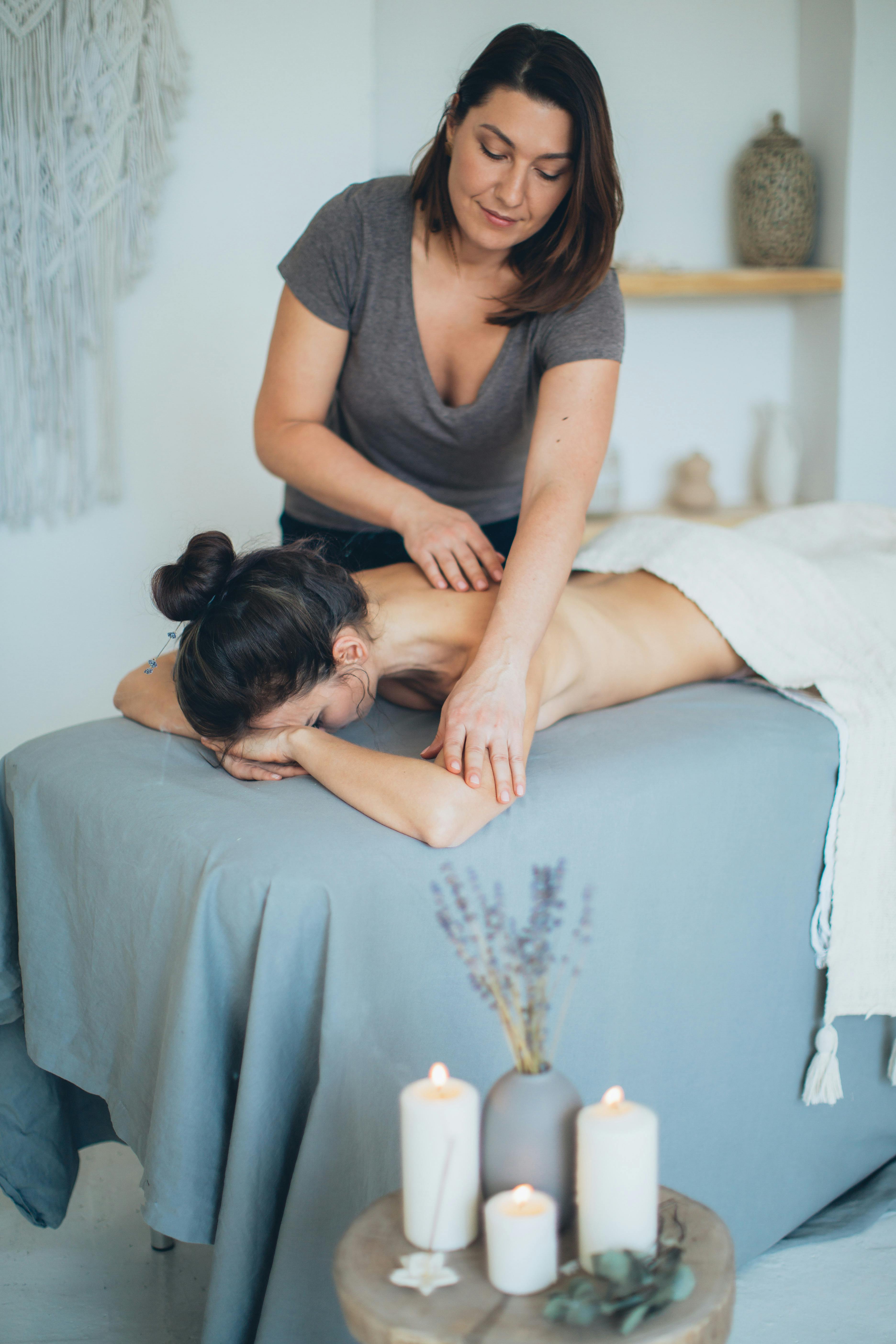 76,400+ Luxury Spa Massage Stock Photos, Pictures & Royalty-Free