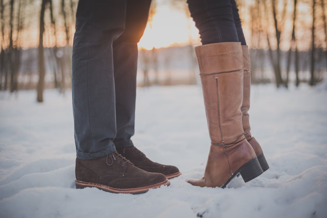 Kostnadsfria Kostnadsfri bild av par, skor, snö Stock foto