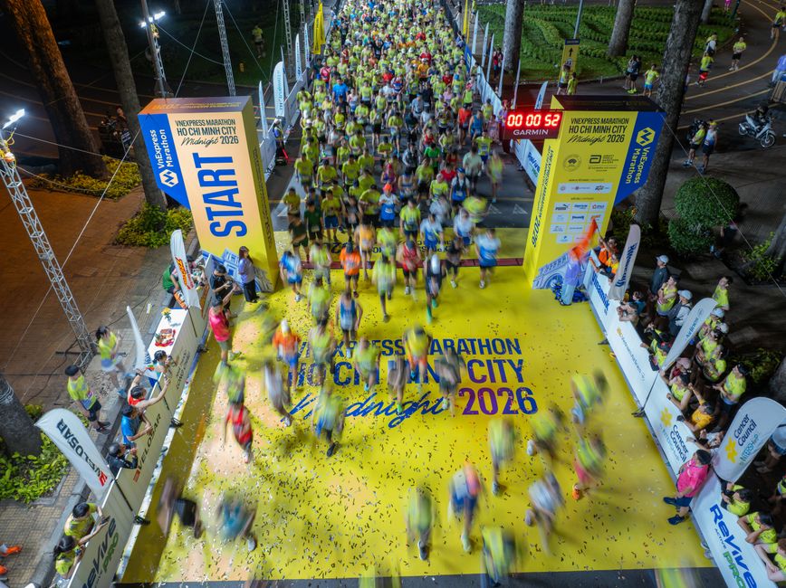 runner starting line track