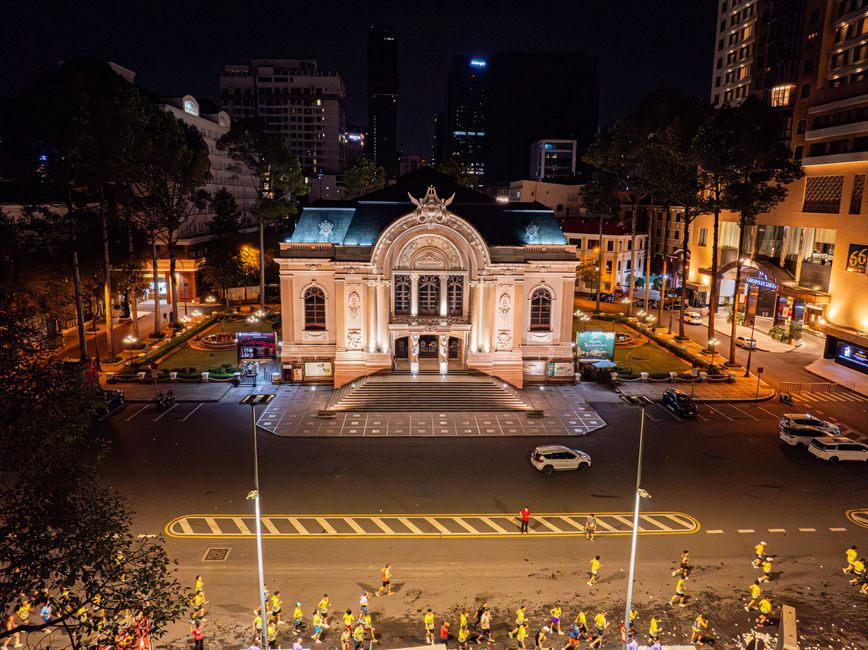 Sài Gòn Ăn Gì? Top 15 Món Ngon 'Địa Phương' Cần Thử - destination