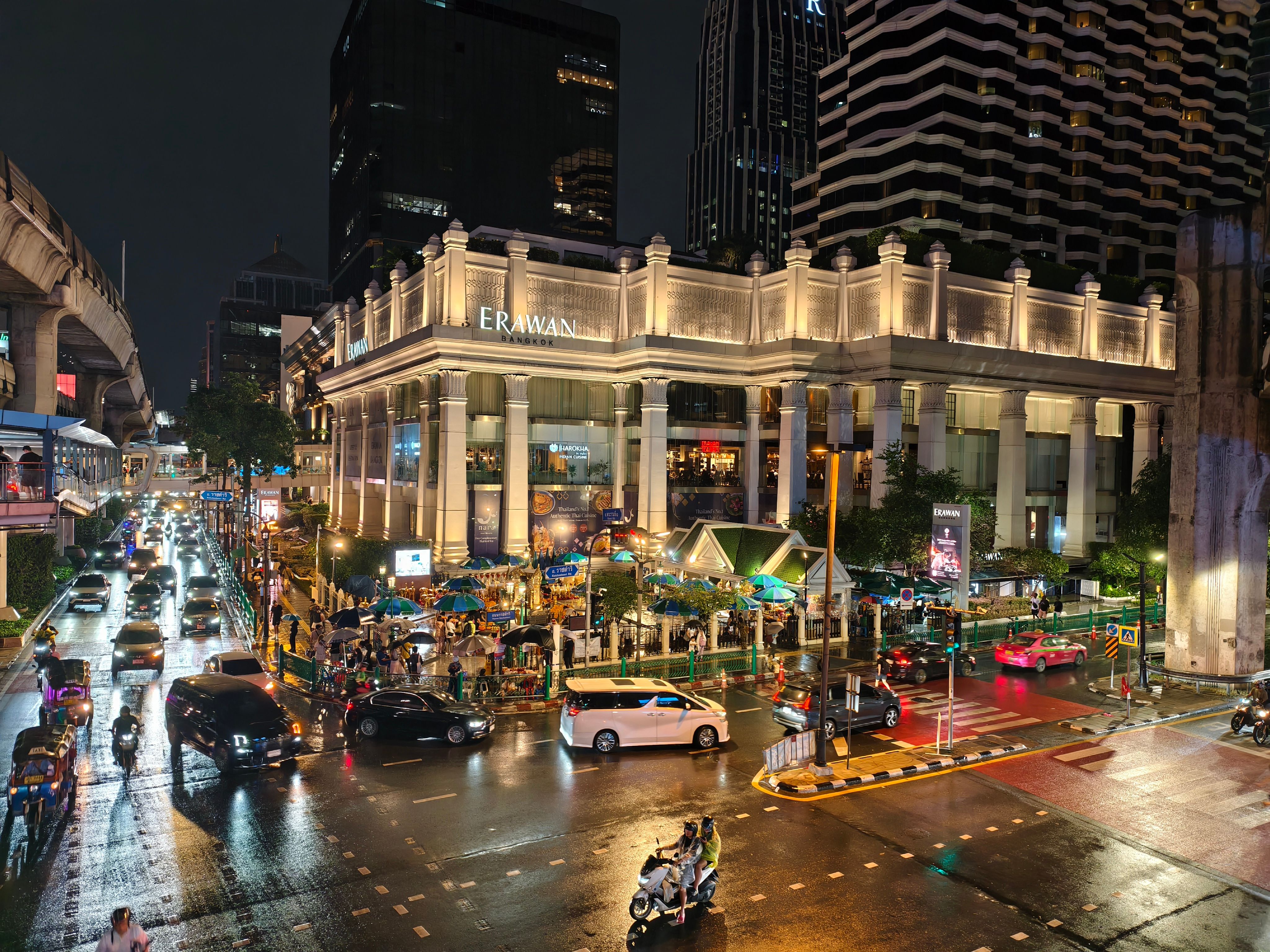 Siam Square from the BTS platform with Siam Paragon behind