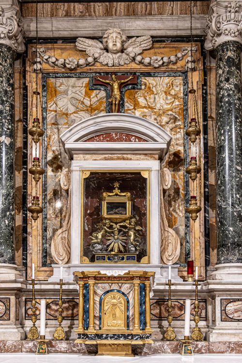 Free Intricately detailed Baroque altar with religious motifs and ornate decorations captured indoors. Stock Photo