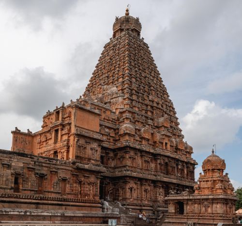 Free Majestic view of Brihadisvara Temple in Thanjavur, a classic example of Tamil architecture. Stock Photo
