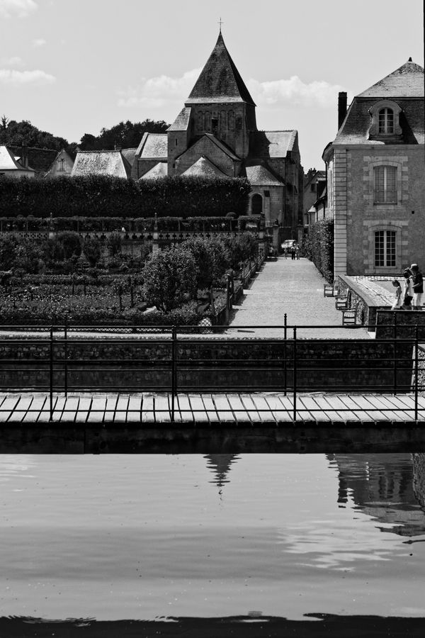 Le charme historique des jardins de Villandry en noir et blanc
