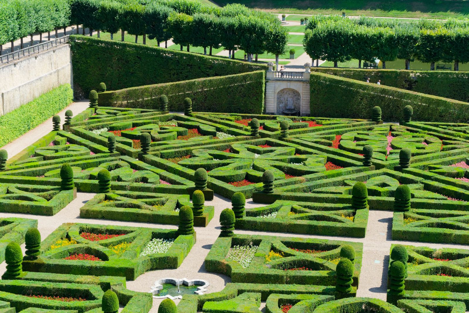 Les célèbres jardins géométriques du château de Villandry, en Centre-Val de Loire