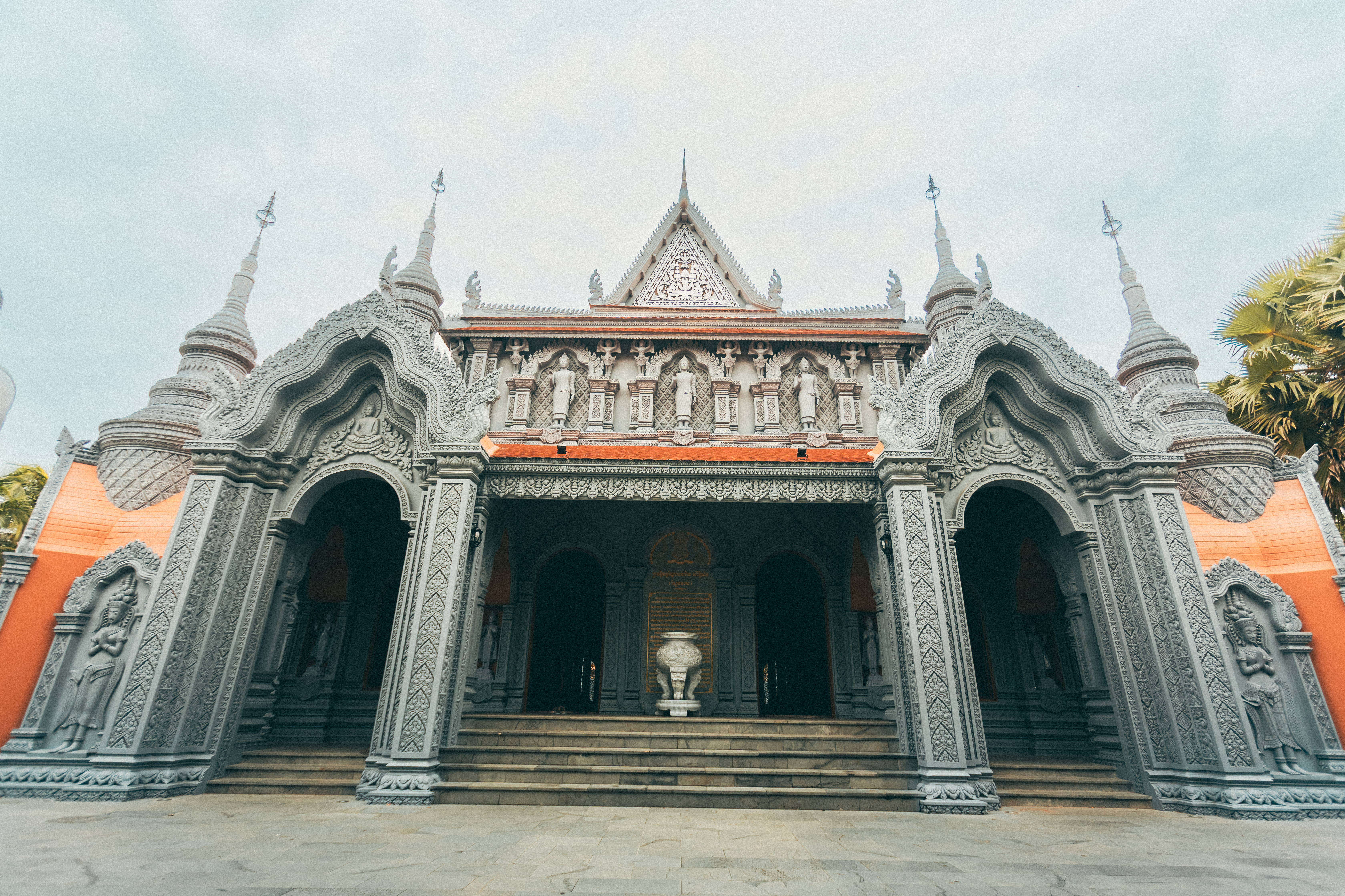 Wat Khao Suwanpradit