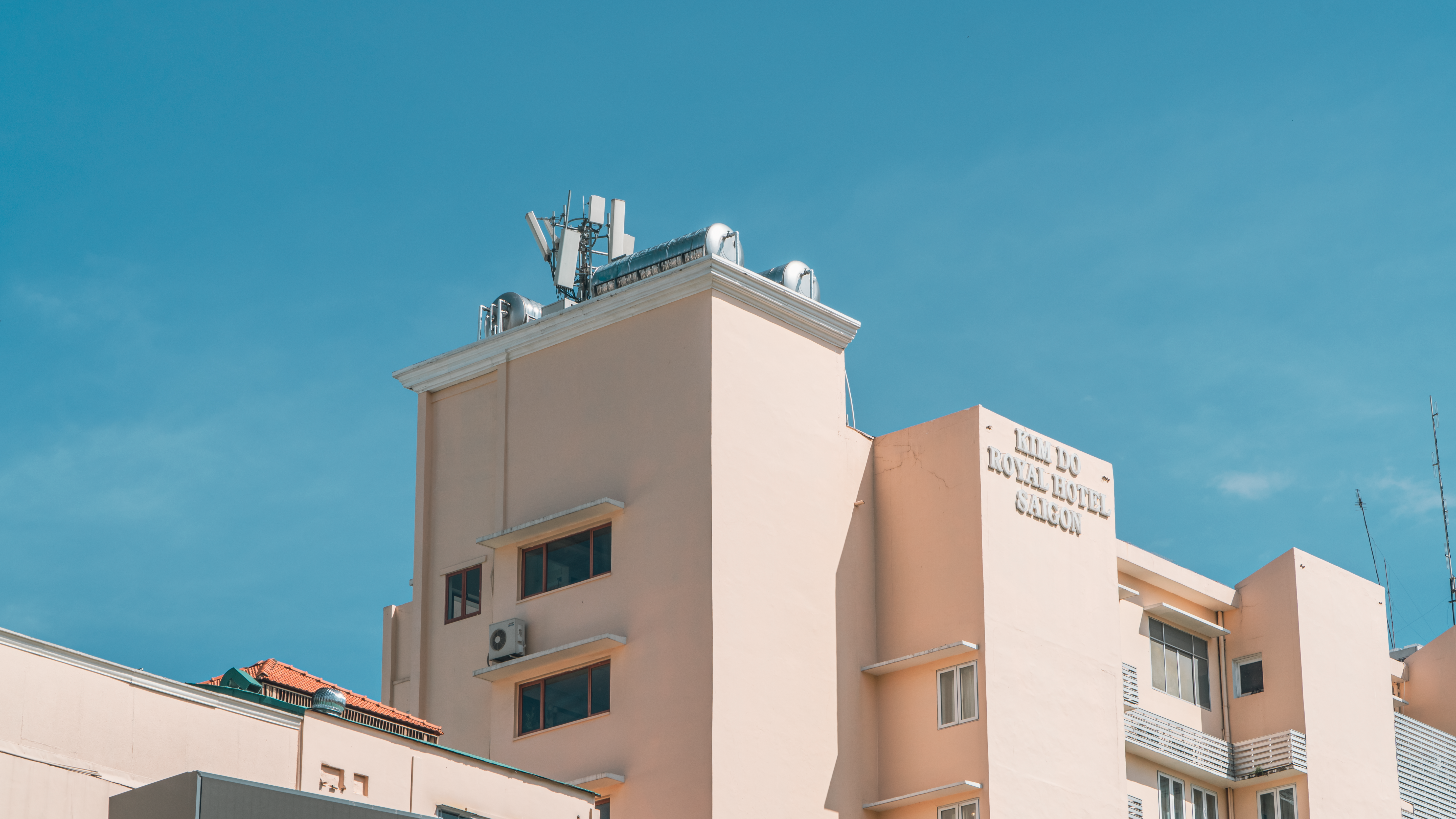 https://images.pexels.com/photos/38695388/pexels-photo-38695388.png?auto=compress&cs=tinysrgb&h=650&w=940
