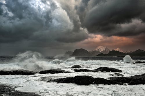 Imagine de stoc gratuită din cer înnorat, crashing valuri, fotografie cu natură