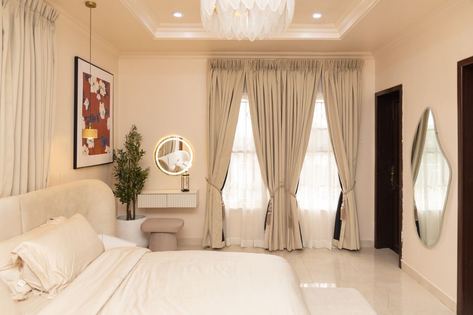 What is the average cost of a bedroom makeover?