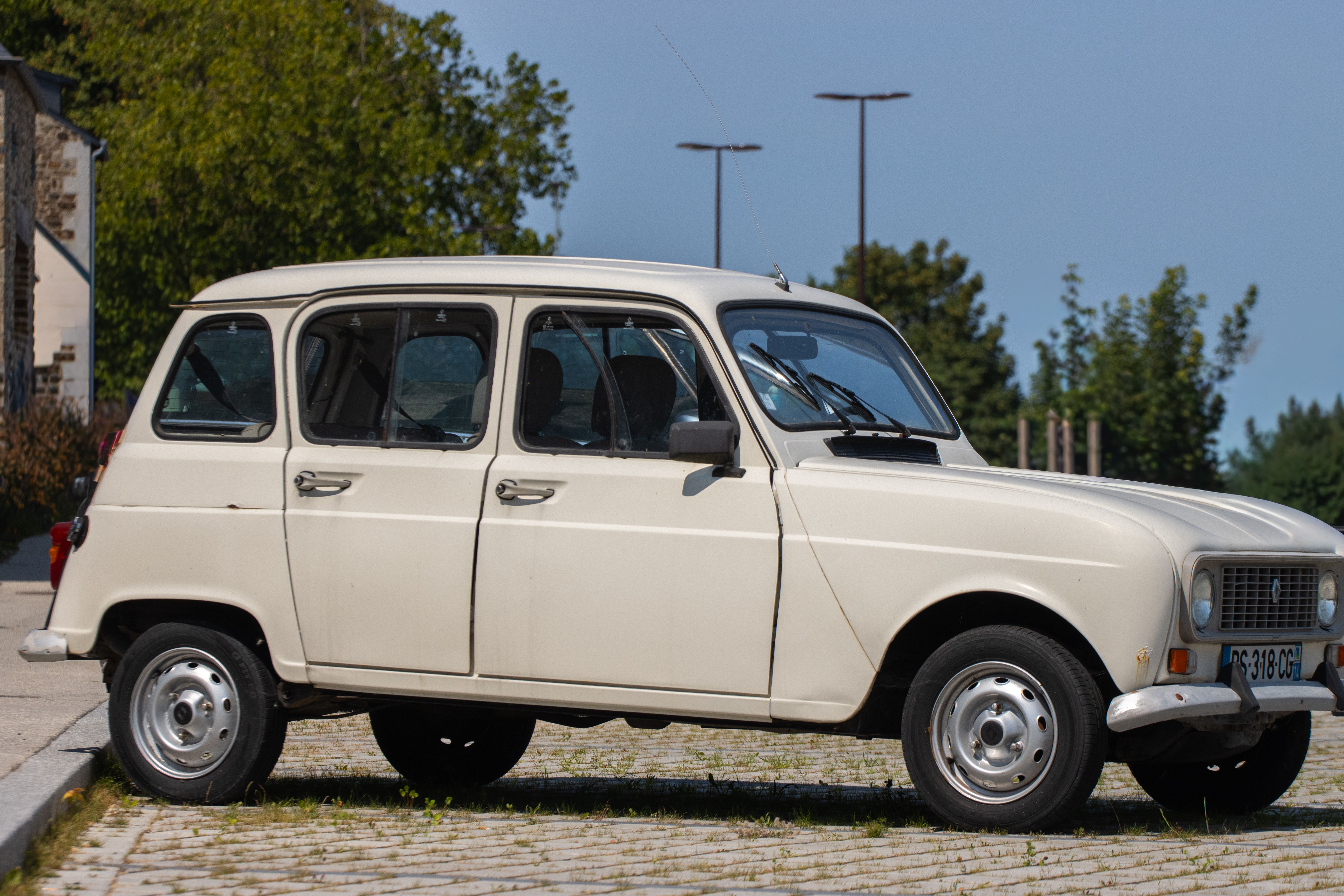 Voiture qui ne roule plus : vendre, donner ou mettre à la casse ?