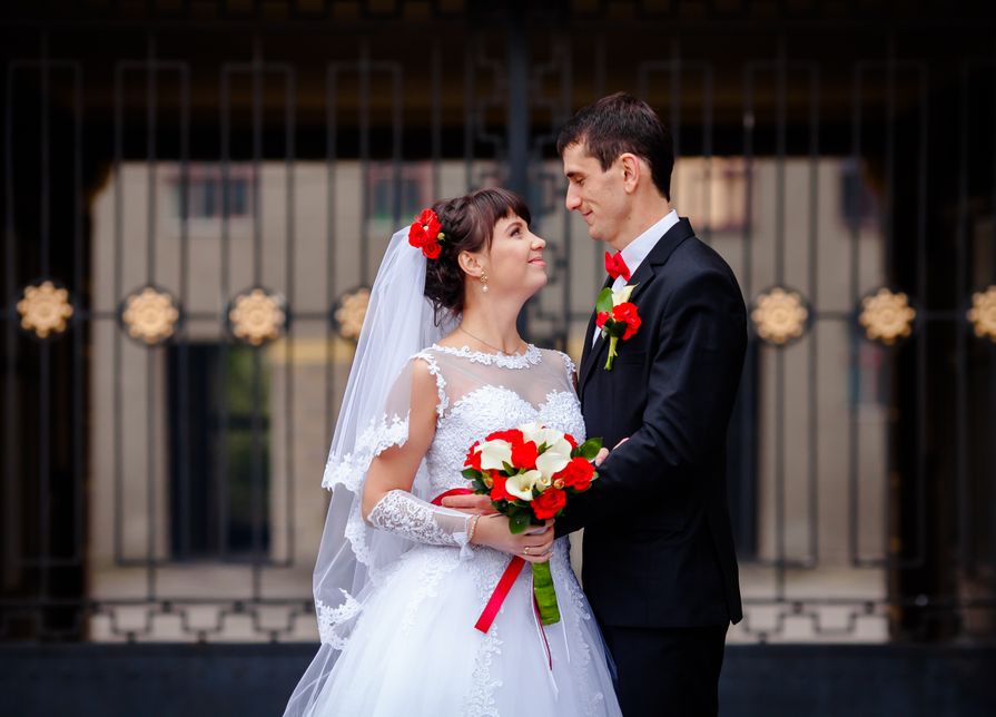 Online dating: starting a conversation on a niche platform