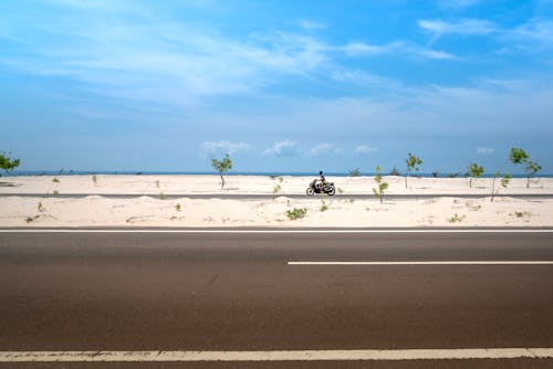 Foto stok gratis aspal, di luar rumah, jalan