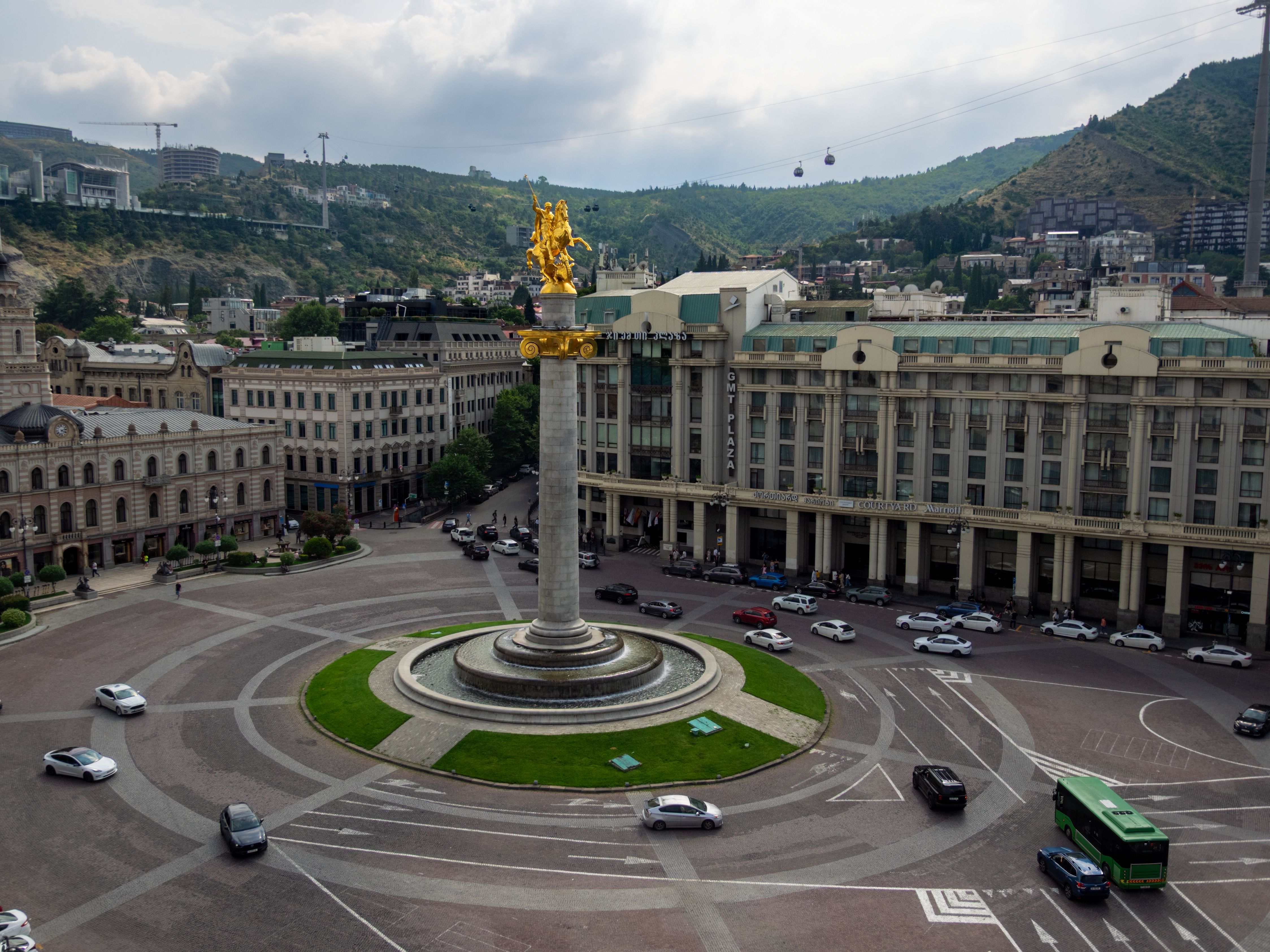 Konstantin Velichkov metro plaza