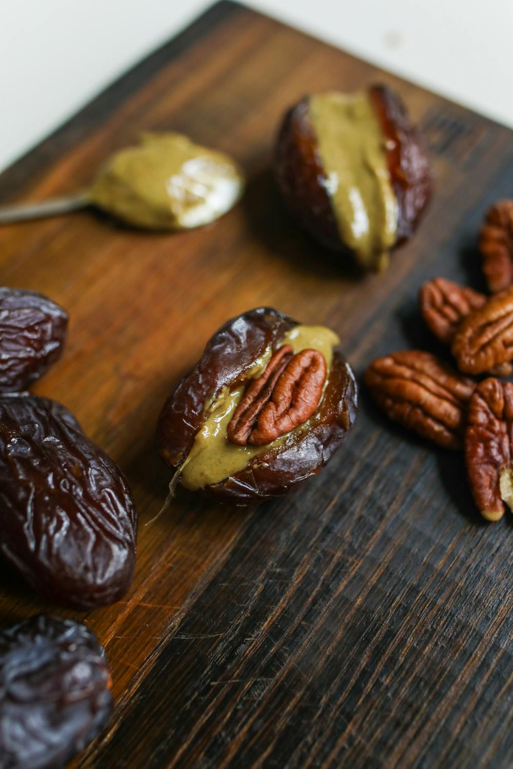 Energy Bites with Dates and Nuts