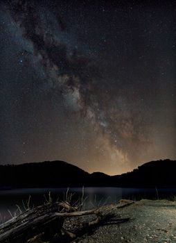 Beeindruckende Nacht & Milchstraße – Weltraum Hintergrundbild