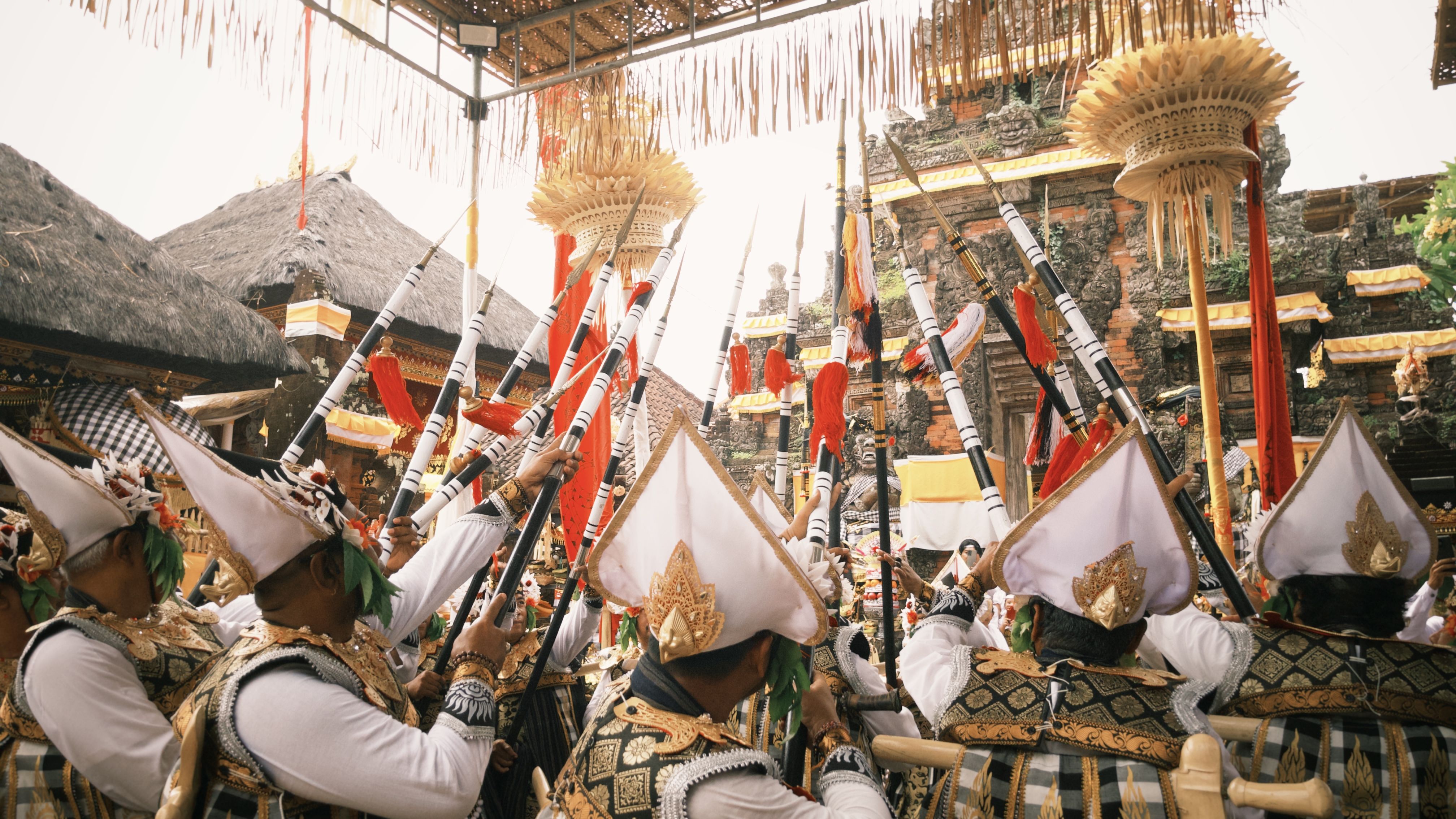 Panduan Kalender Bali Rabu 30 September: Waktu Tepat Susun Aturan, Hindari Pindah Rumah