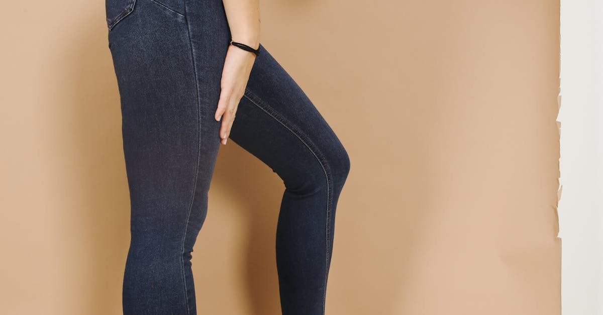 How do chiropractors release tight hips?