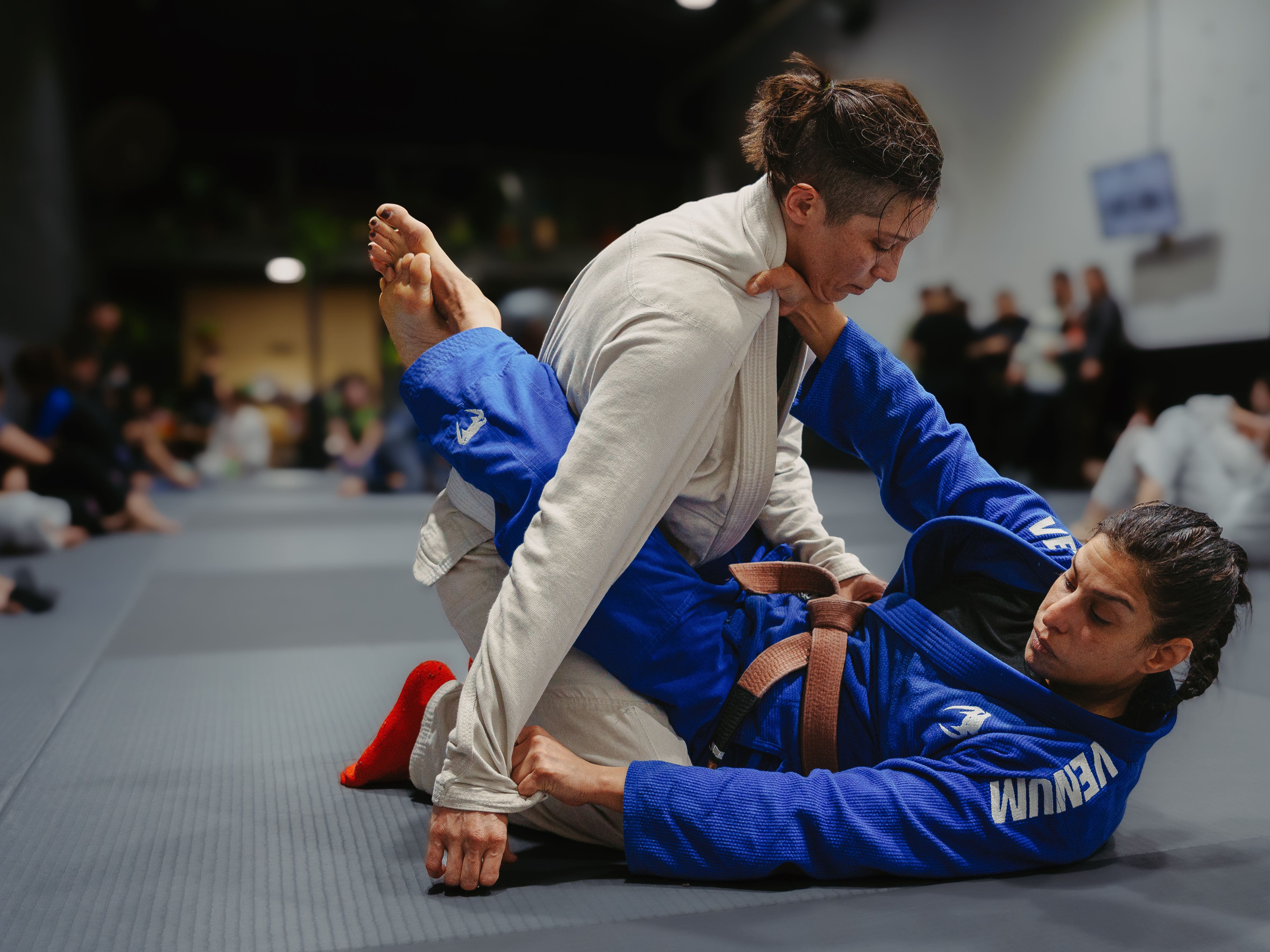 womens jiu jitsu gi