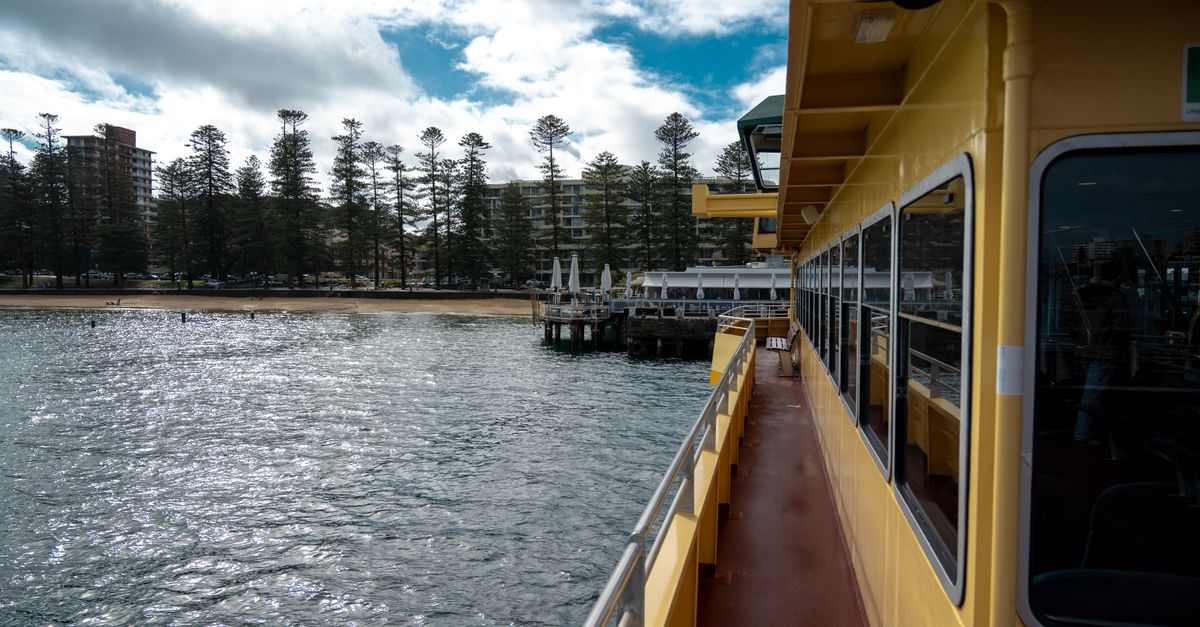 The view from a Manly ferry across Sydney Harbour towards the shore