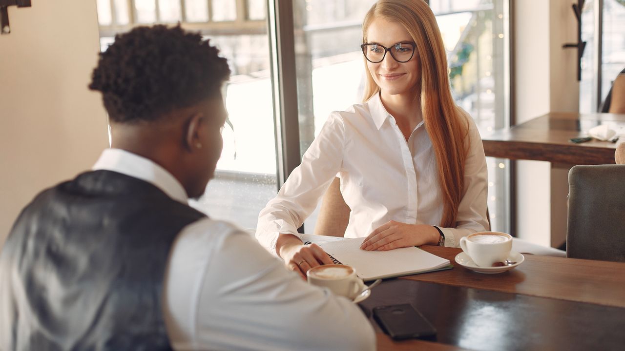 How to Become a Company Secretary: Course Routes, Skills and Entry-Level Roles