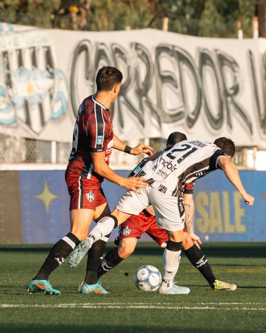 soccer right back player defending